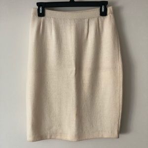 St. John Cream Knit Skirt - Size 6